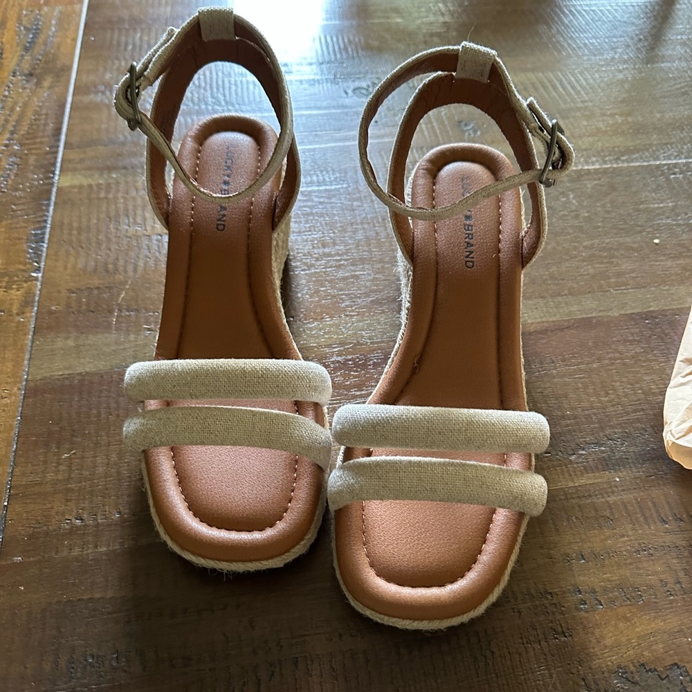 Lucky brand sandals brand new
